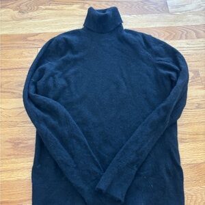 Bloomingdale’s Women’s Black Cashmere Turtleneck Sweater Size M